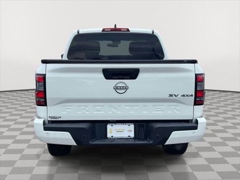 Used 2022 Nissan Frontier SV w/ Technology Package image 6