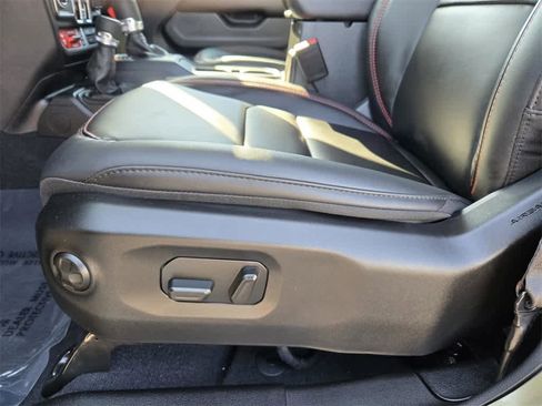 New 2025 Jeep Gladiator Rubicon image 13