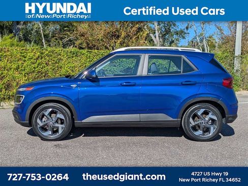 Certified 2023 Hyundai Venue Limited w/ Cargo Package image 2