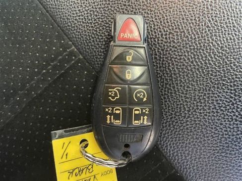 Used 2018 Dodge Grand Caravan SXT image 27