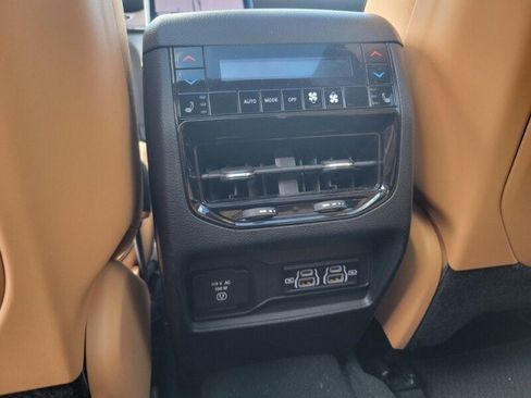 Used 2025 Jeep Grand Cherokee L Summit AWD/4WD image 23