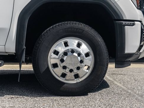 Used 2025 GMC Sierra 3500 Denali w/ Technology Package AWD/4WD image 49