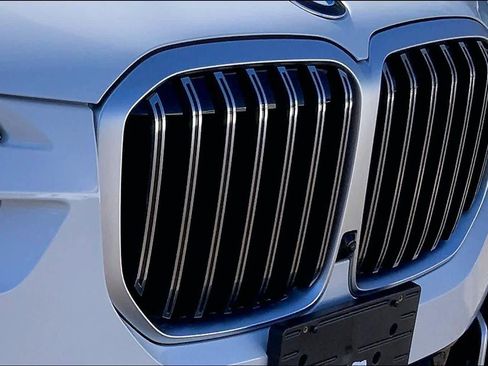 Used 2026 BMW X7 xDrive40i image 29