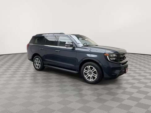Used 2025 Ford Expedition Active AWD/4WD image 47