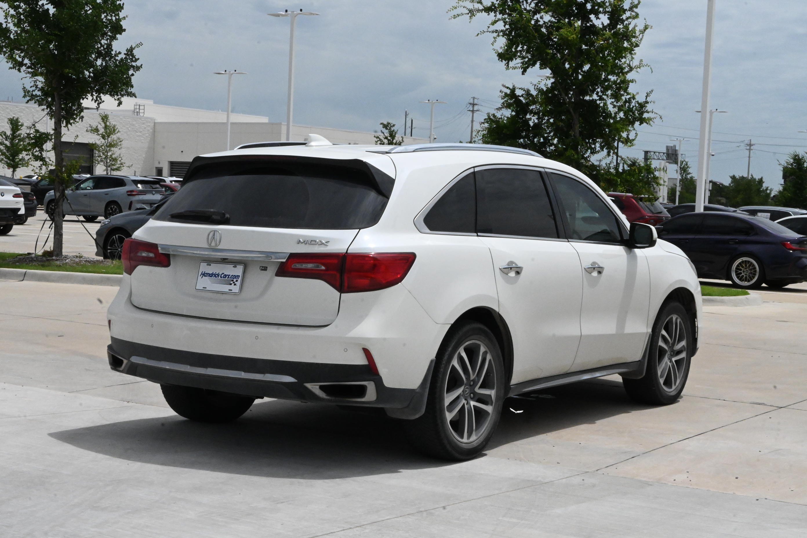 Used 2018 Acura MDX w/ Advance & Entertainment Pkg FWD image 9