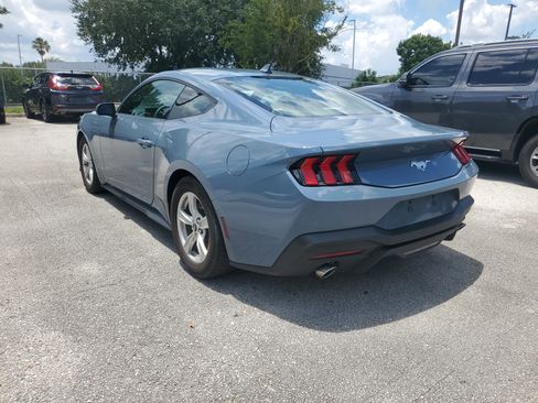 Used 2024 Ford Mustang Coupe RWD image 3