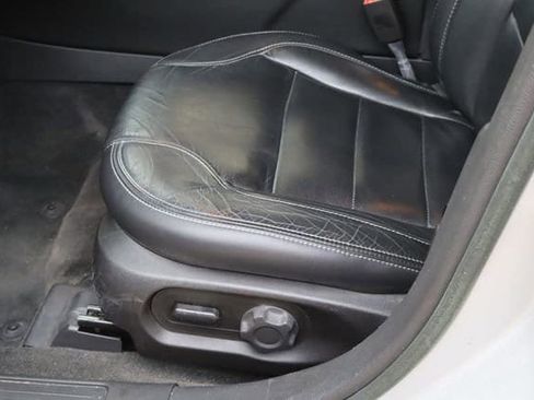 Used 2017 Ford Taurus SEL w/ Equipment Group 201A AWD/4WD image 16