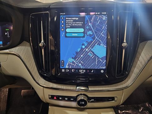 Certified 2024 Volvo XC60 T8 Ultimate w/ Protection Package Premier image 24