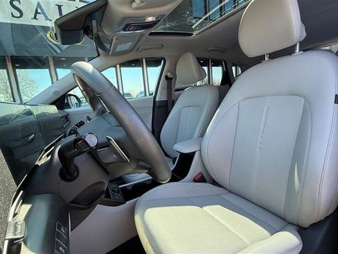 Used 2024 Hyundai Kona Limited image 12