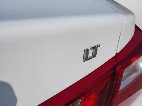 Used 2023 Chevrolet Malibu LT FWD image 41