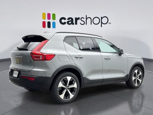 Used 2025 Volvo XC40 B5 Plus AWD/4WD image 5