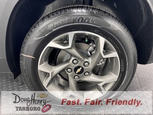 New 2025 Chevrolet Trax LT w/ Sunroof Package image 26