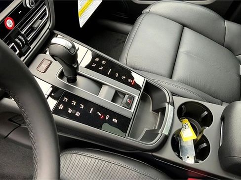 New 2025 Porsche Macan image 36