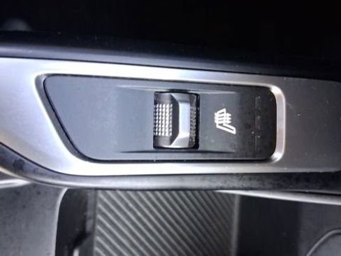 Used 2024 Kia Sorento S image 27