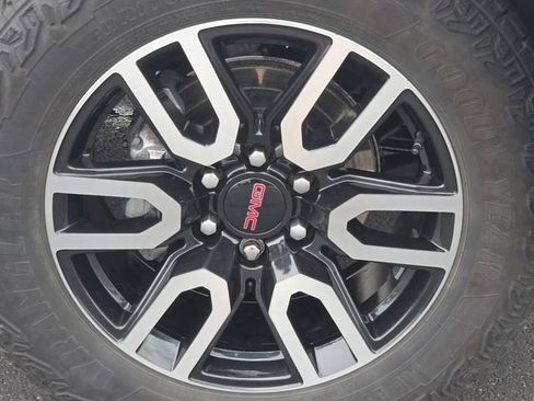 Used 2023 GMC Yukon XL AT4 AWD/4WD image 12