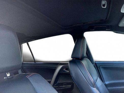 Used 2016 Toyota RAV4 SE image 25