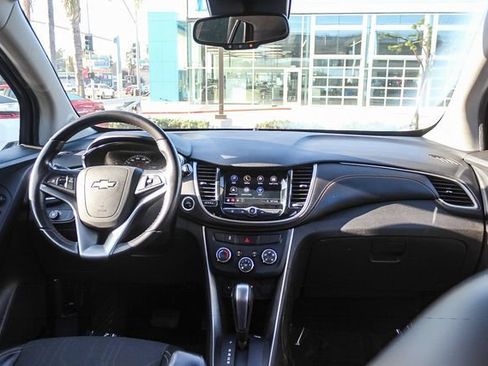 Used 2019 Chevrolet Trax LT w/ Driver Confidence Package FWD image 16