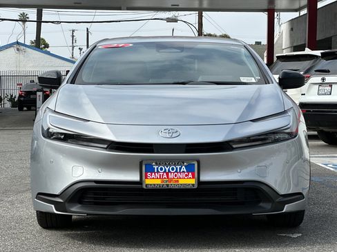 Used 2023 Toyota Prius LE image 9