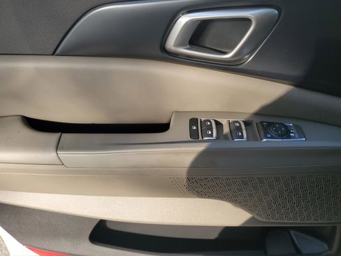 New 2026 Kia Carnival LX FWD image 16