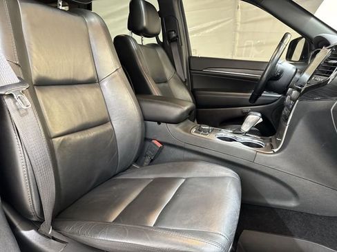 Used 2022 Jeep Grand Cherokee Limited image 29
