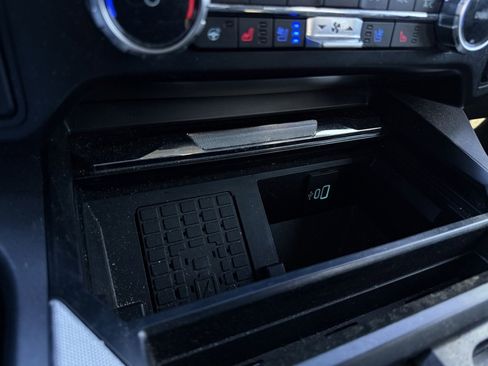 Used 2023 Ford F250 Lariat w/ Black Appearance Package image 19