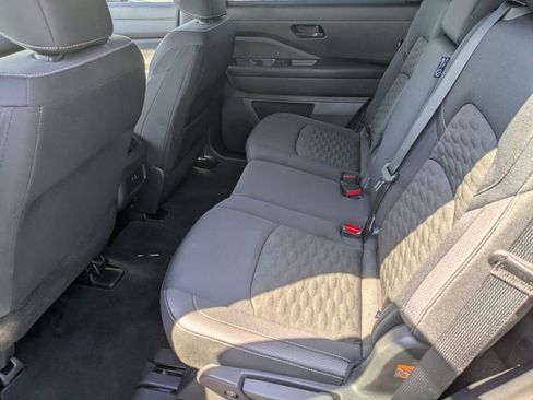 Used 2024 Nissan Pathfinder S AWD/4WD image 20