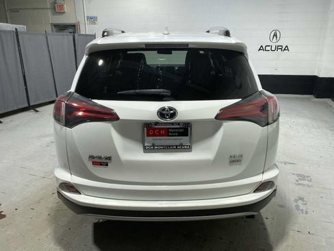 Used 2018 Toyota RAV4 XLE w/ Plus Extra Value Package AWD/4WD image 5