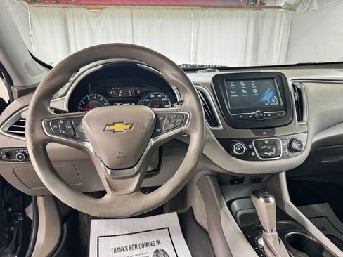 Used 2018 Chevrolet Malibu LS FWD image 13