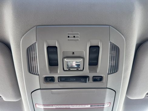 Used 2021 Toyota Highlander XLE AWD/4WD image 55