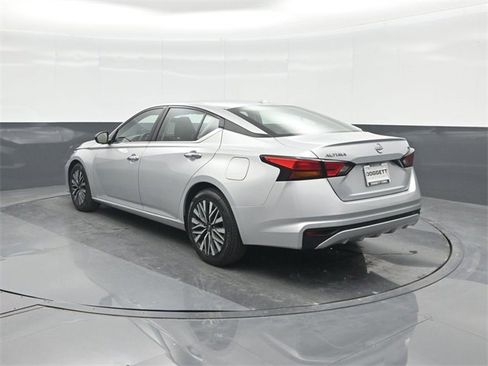 Used 2024 Nissan Altima 2.5 SV image 22