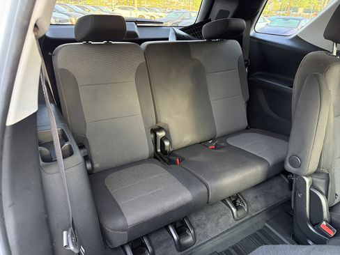 Used 2020 Chevrolet Traverse LT FWD image 15