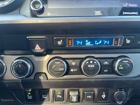 Used 2020 Toyota Tacoma TRD Sport w/ TRD Premium Sport Package image 17