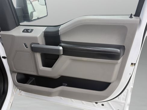 Used 2017 Ford F150 XLT w/ Trailer Tow Package image 33