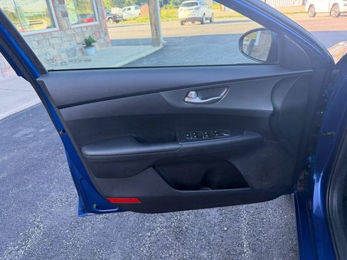 Used 2020 Kia Forte LXS FWD image 11