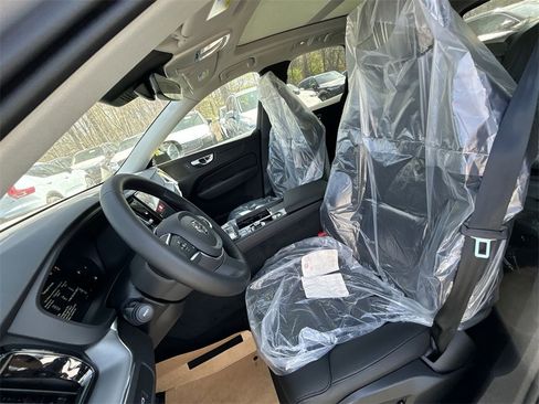 New 2025 Volvo XC60 B5 Core w/ Protection Package Premier image 11