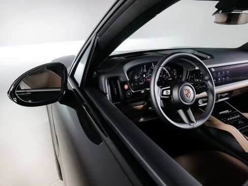 Certified 2026 Porsche Cayenne AWD/4WD image 25