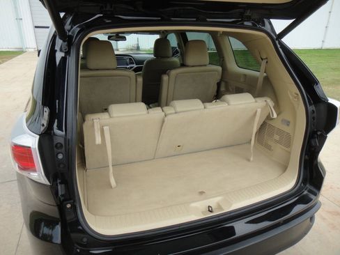 Used 2016 Toyota Highlander Limited FWD image 38