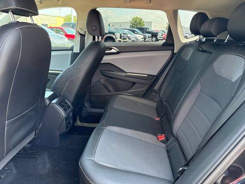 Used 2022 Volkswagen Taos SE AWD/4WD image 14