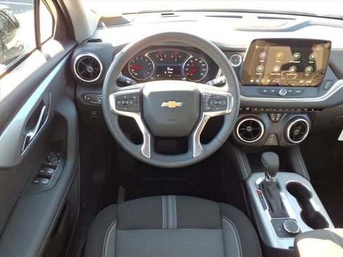 New 2025 Chevrolet Blazer LT w/ Midnight/Sport Edition image 5