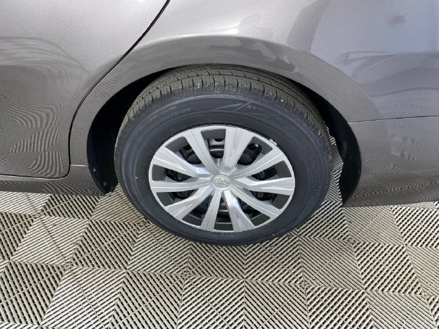 Used 2021 Toyota Camry LE FWD image 20