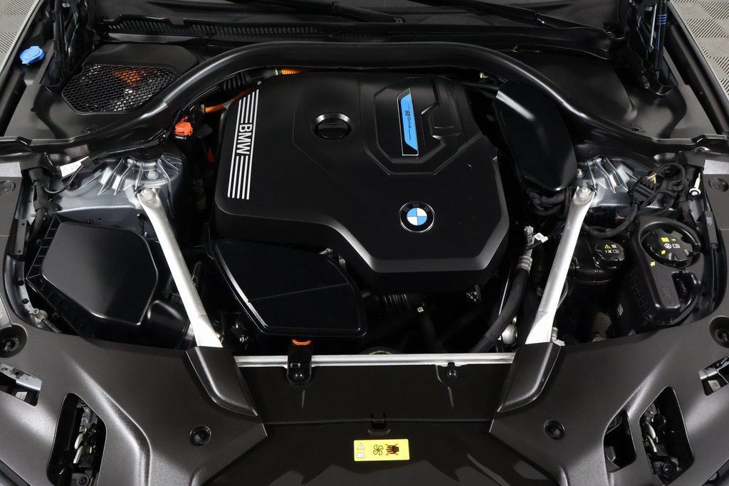 Used 2023 BMW 530e w/ M Sport Package RWD image 15