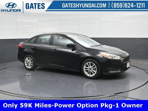 Used 2018 Ford Focus SE image 1