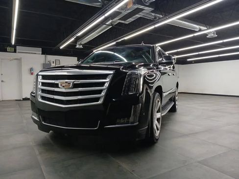 Used 2020 Cadillac Escalade ESV Luxury RWD image 44