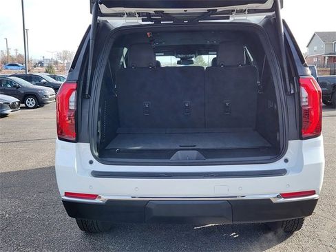 Used 2025 GMC Yukon XL Elevation image 14