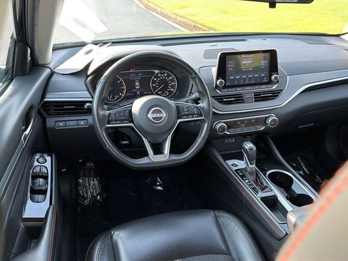 Used 2024 Nissan Altima 2.5 SR FWD image 18