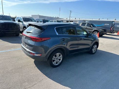 Used 2019 Kia Sportage LX AWD/4WD image 6