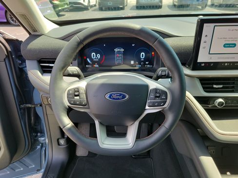 Used 2026 Ford Explorer Active w/ Active Comfort Package RWD image 26
