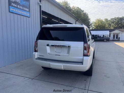 Used 2015 GMC Yukon Denali w/ Premium Package AWD/4WD image 11