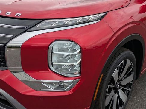 New 2025 Mitsubishi Outlander SEL image 9