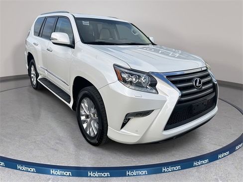 Used 2018 Lexus GX 460 image 3